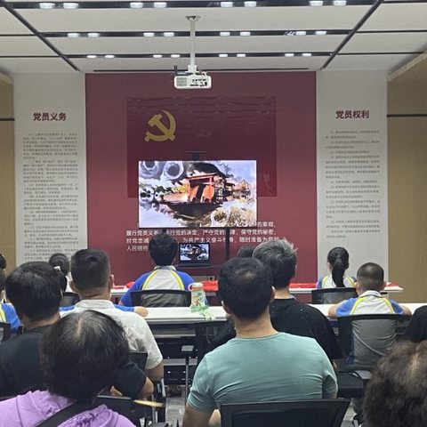 追寻红色记忆 重温峥嵘岁月——卧龙社区开展“八一”建军节主题活动