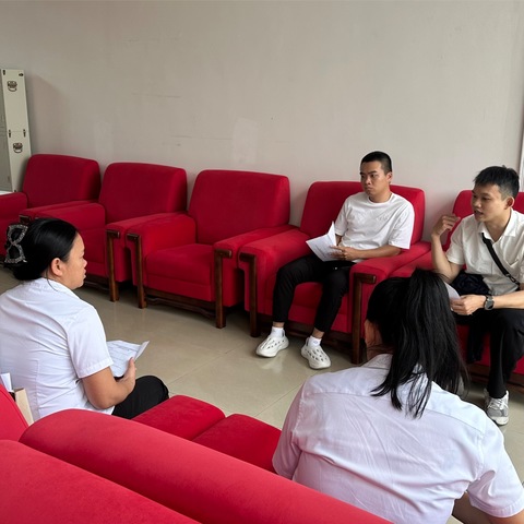 吉阳区六道大社区团委召开4月份基层例会