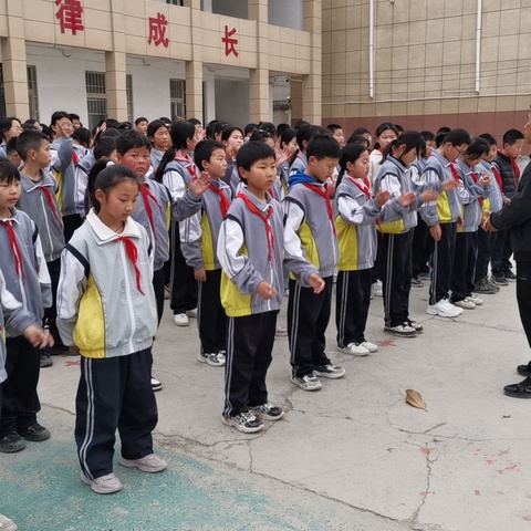 清明祭英烈 丰碑励童心 ——开封市祥符区兴隆乡张楼小学“清明节”主题班会