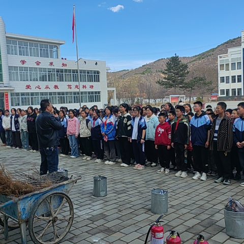 知与行合 行以验知 ——太白九年制学校消防演练活动纪实