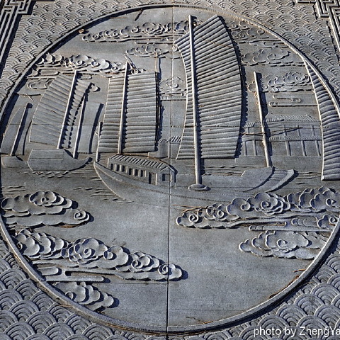 大运河文化旅游景区里的历史场景艺术浮雕