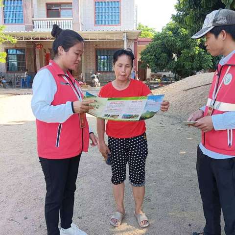 三家镇网格员入户开展“禁止露天焚烧”宣传工作