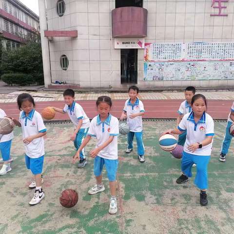 桃花江小学篮球社团《钟实、吴昊》
