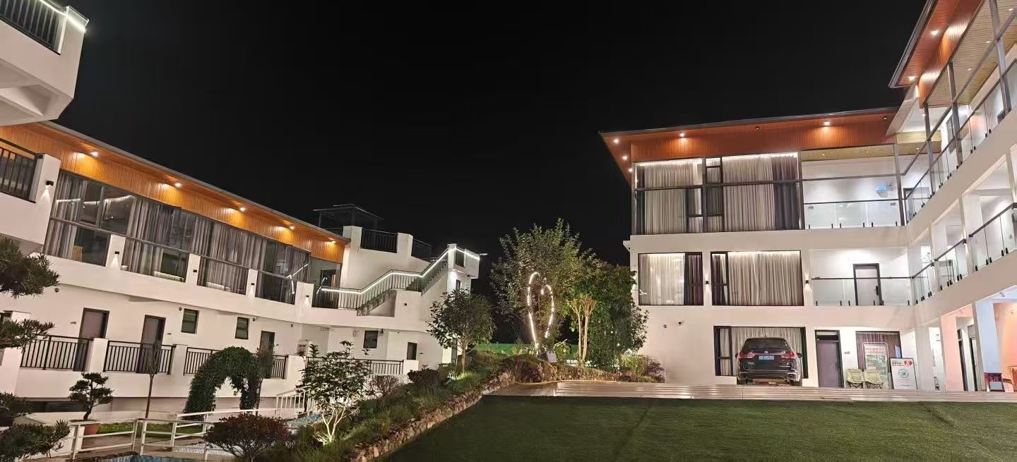 【沃然山居民宿】A栋14房35床|山涧民宿·山泉水滑梯泳池·独立泡池·独立KTV·户外草坪团建场地·会议室