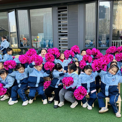 “花样器械操 缤纷炫童年”——晨光楚萌未来城幼儿园户外器械操比赛活动