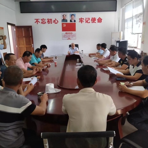 县人大常委会副主任、县总工会主席林家宁到新贤村宣讲党的二十大精神、讲党课及调研中期评估工作