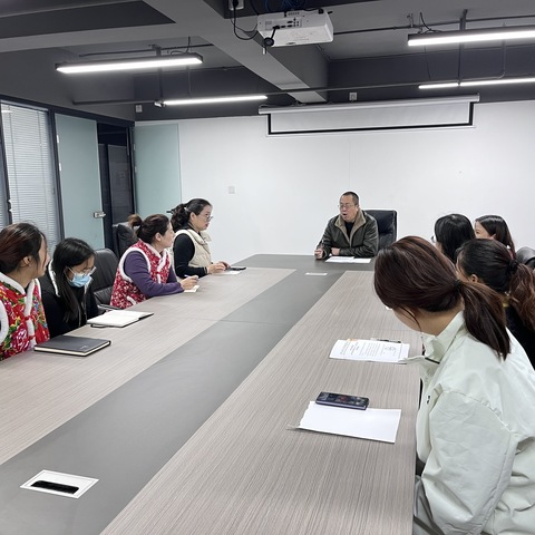 昆明路社区召开近期重点工作会议