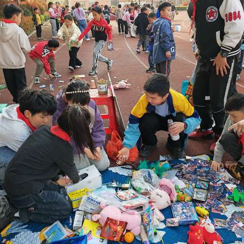 “义”路同行，传递诚信——2024年丹阳市界牌中心小学四13班爱心义卖活动