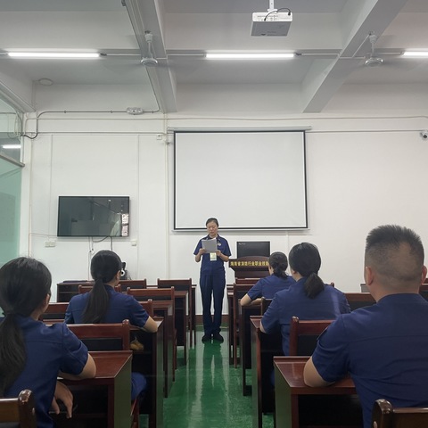 海南总队鉴定站组织开展考评员管理工作学习会和满意度电话回访