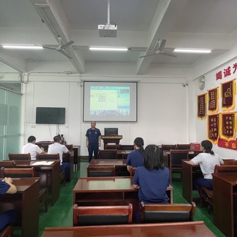 海南总队鉴定站组织召开党纪学习教育会