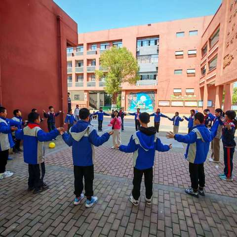 团队合作，共同成长——南昌县银三角实验学校心理解忧站（十四）