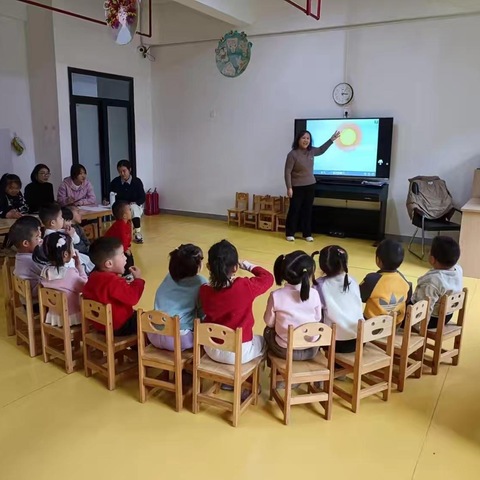 鱼邱湖街道中心幼儿园南湖华宅分园听评课活动