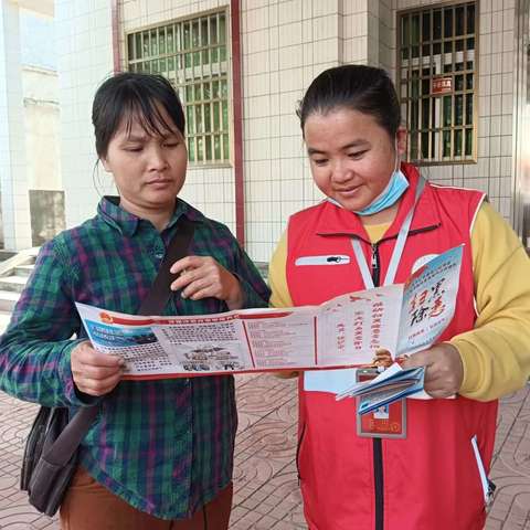 新龙镇新村网格员持续开展扫黑除恶宣传