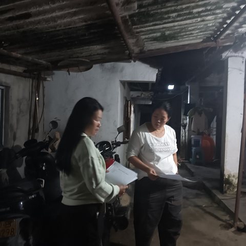 老马村开展铁路安全知识宣传活动