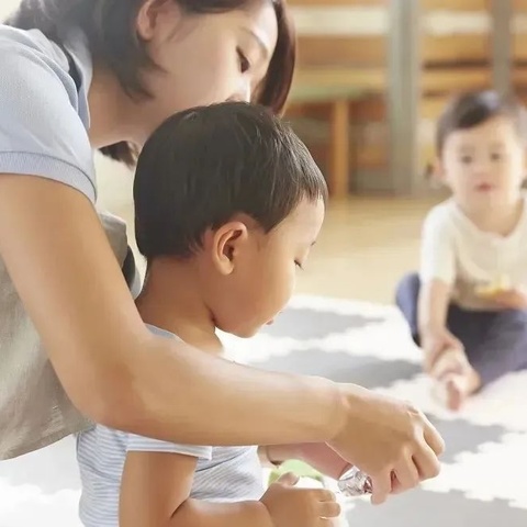 幼儿园小班新生入园多久能适应？每周任务各有不同（转家长）