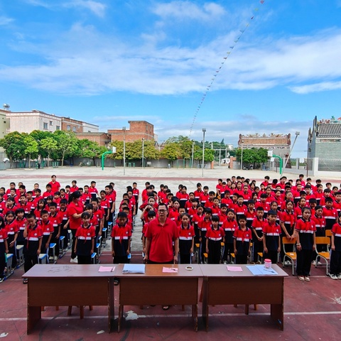 童心筑梦，快乐起航 郭屋小学庆祝“六一”儿童节少先队入队仪式暨安全演讲比赛