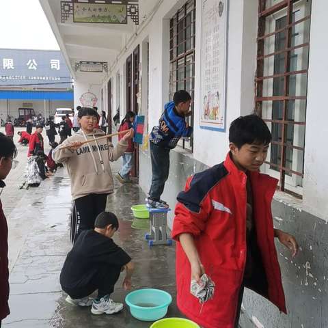 田口一小开展大扫除行动，共建美好校园环境