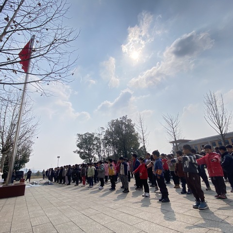 “爱心捐赠，情暖校园”鳌山小学公益捐赠活动