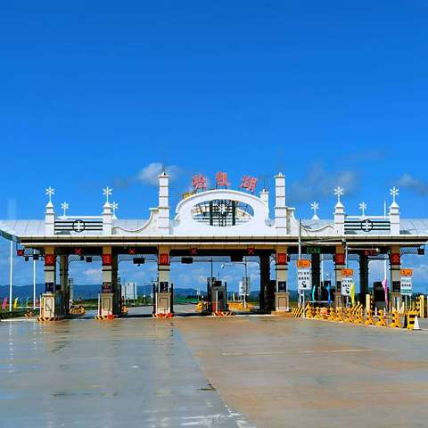 兴凯湖迎来旅游高峰期