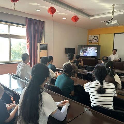 筑牢安全防线  提高安全意识——群策巷社区组织商户开展消防安全知识讲座活动