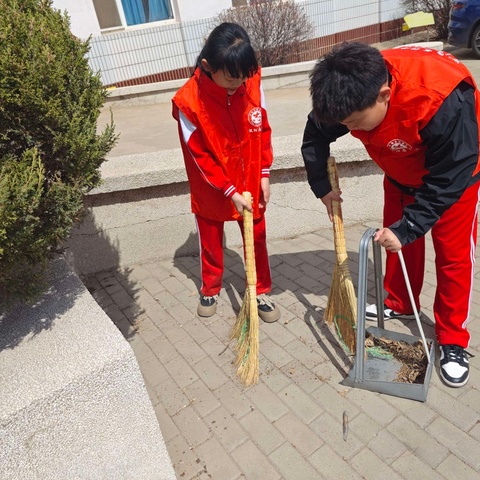 辽中区第三小学开展校园清洁活动