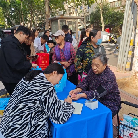 【佛山慧治】“关爱老人，情暖夕阳”棋盘街社区开展重阳义诊活动
