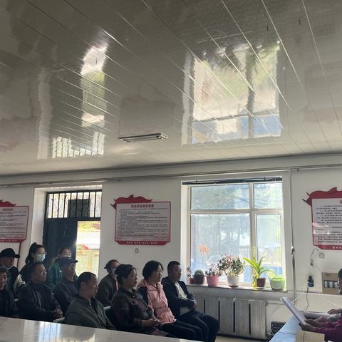 黎明社区党支部开展深入贯彻中央八项规定精神学习教育