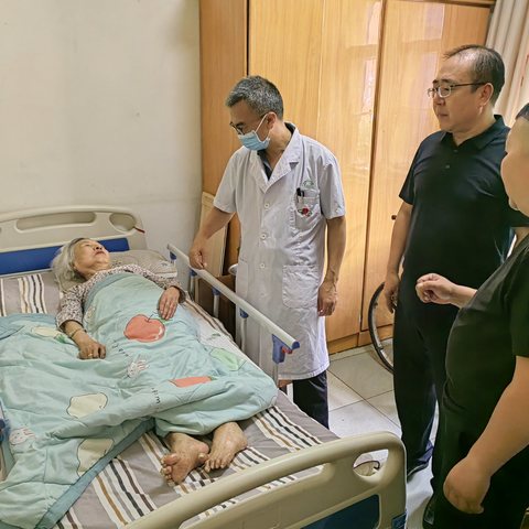 【秦都区残联】聚焦“三个年”·残联在行动——秦都区残联组织开展上门评残暨惠残助残政策宣传活动