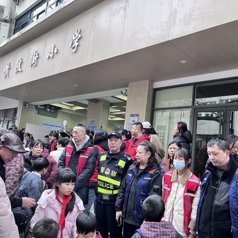 开学禁毒宣传进校园