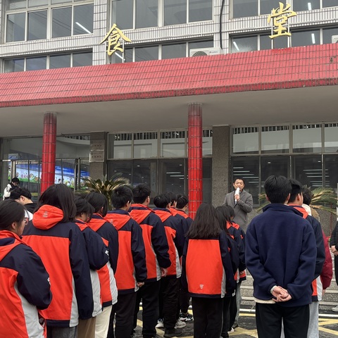 践行“雷锋精神”·争做追“锋”青年  ——新洲区城关高级中学“学雷锋” 志愿服务活动纪实