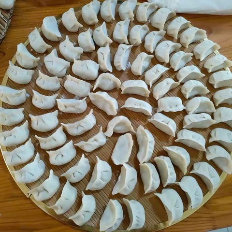 【智创高地·活力枣园】绣源北城社区3、4号驿站开展“冬至送水饺，温情暖人心”活动