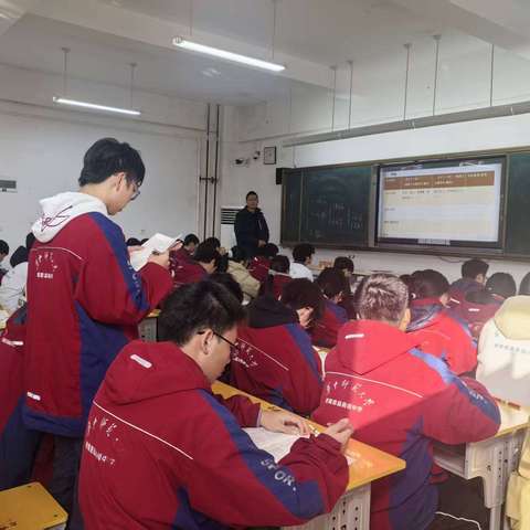 深耕文言课堂，共研教学之道——2024级语文组《伶官传序》大教研