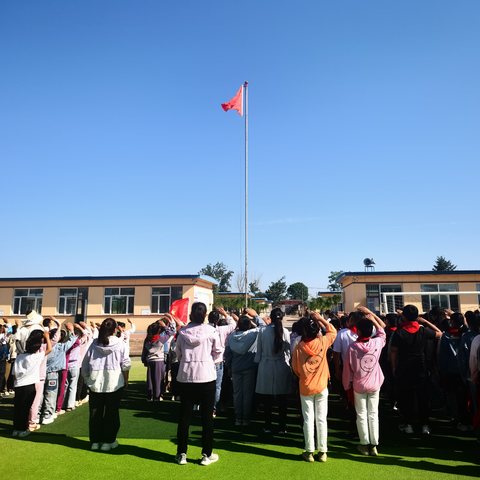 “红领巾，我为你自豪”—汤家河中心小学少先队入队仪式