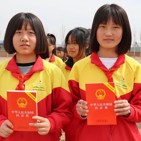 “普法宣传进校园 法治护航助成长”——大三家镇中心小学开展法治讲座活动