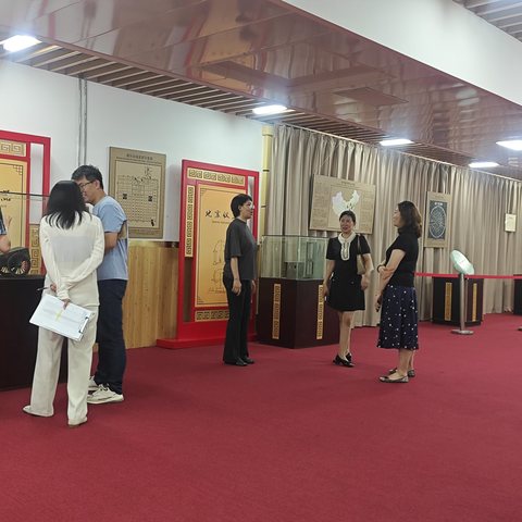 呼市科技馆馆长孟玥一行调研我县科技馆建设工作