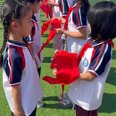 石镜学校101中队：双节同欢，快乐加倍！