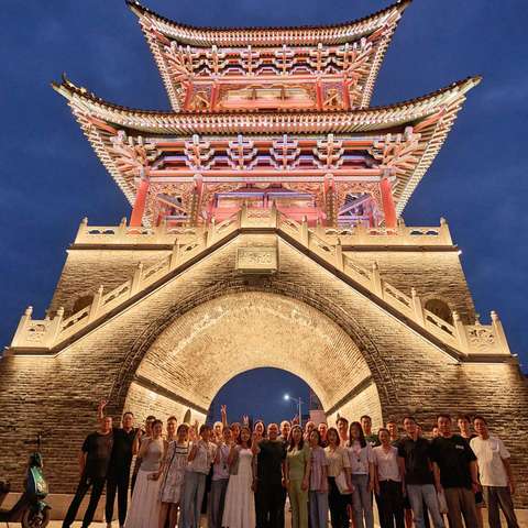 皋落镇组织党员干部沉浸式 体验“那年昔阳70S”