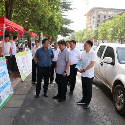 伊川县积极开展第34个全国土地日集中宣传活动