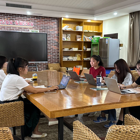 海南华侨中学初一政治组第四周集体备课