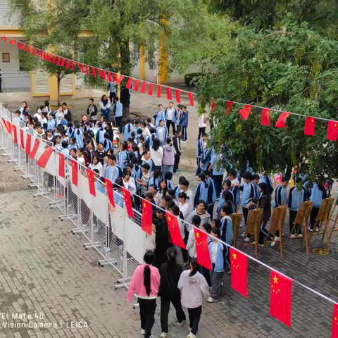 【高新教育】礼赞盛世中华，共绘青春华章——高新区第十三初级中学2025“庆国庆”壁报、美术作品展