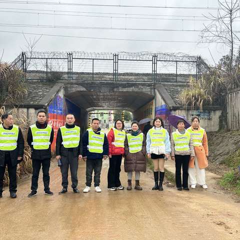 大岗镇开展铁路护路集中巡逻