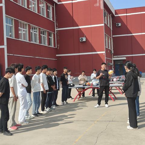 展体育课堂风采，促学生健康成长——清丰县油田二十中学体育公开课展示