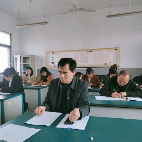 学课标，研课标，用课标——柳河镇中心校开展学习新课标教研活动