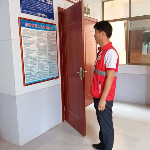 八所镇罗带村网格员开展宗教排查工作