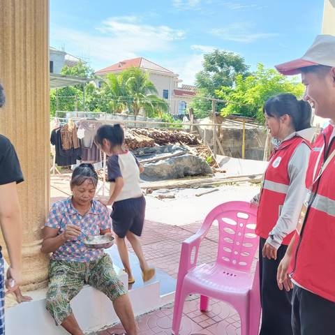 八所镇罗带村网格员开展防溺水宣传工作