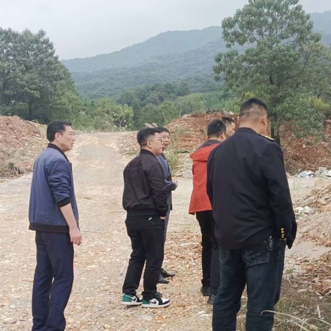 瑶上社区开展“维修瑶娥线公路连接口”协商议事会