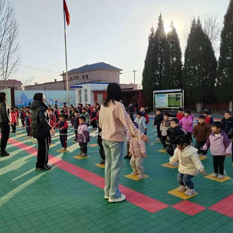 （考评助提升，成长共前行） 大曲堤中心小学幼儿园学期综合考评活动