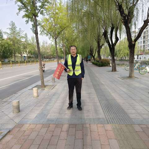 春日融融，温情暖校园 莒县第四实验小学六年级六班护学岗