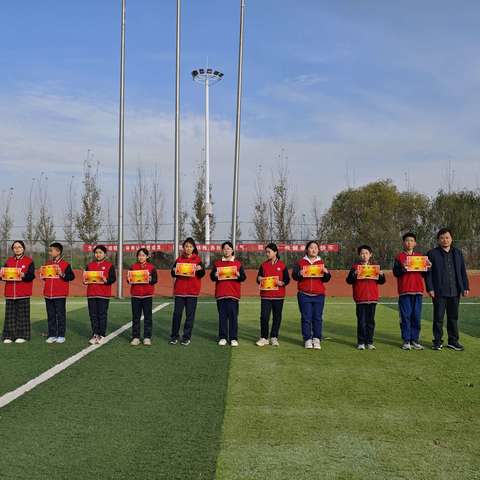 勤学笃行终有果 榜样引领促奋进 ——翟王镇中心小学期中考试表彰大会