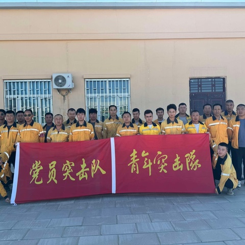 《战保增活动》炎炎夏日捣固忙，护路保畅心不慌